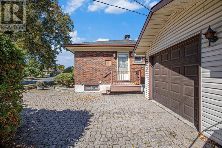 28902420/2023-vincent-street/elmvale-acres/ottawa/ontario/K1G2M8_16