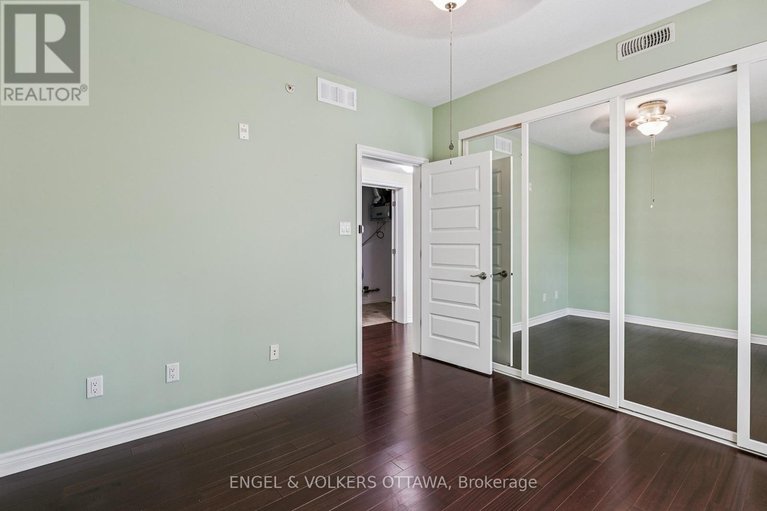 28829655/101-160-montblanc-private/convent-glen-north/ottawa/ontario/K1C0B8_35