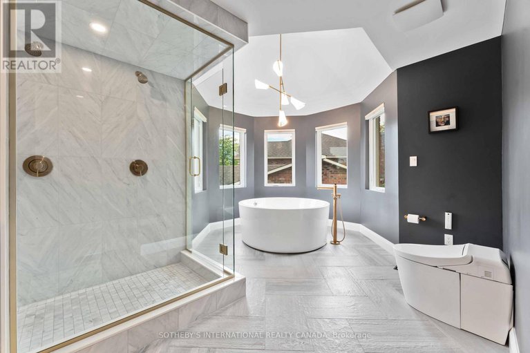 28996466/19-campfield-court/pineglencountry-place/ottawa/ontario/K2E7X8_28