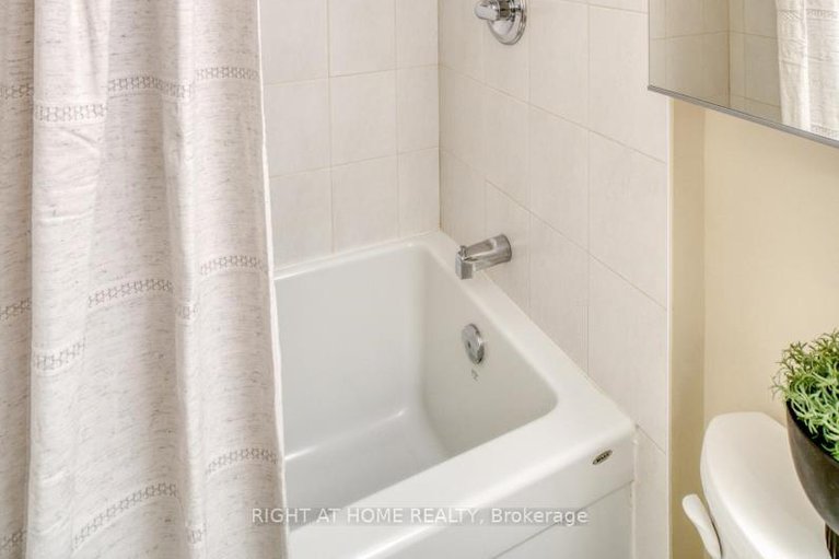 29026648/unit-206-1433-wellington-street-w/ottawa-west/ottawa/ontario/K1Y2X4_14