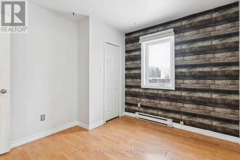 29392699/121-elizabeth-street/pakenham/mississippi-mills/ontario/K0A2X0_26