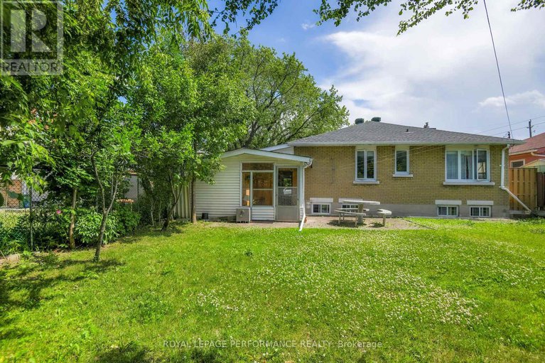 28522253/1379-mayview-avenue/carlington/ottawa/ontario/K1Z8H6_43