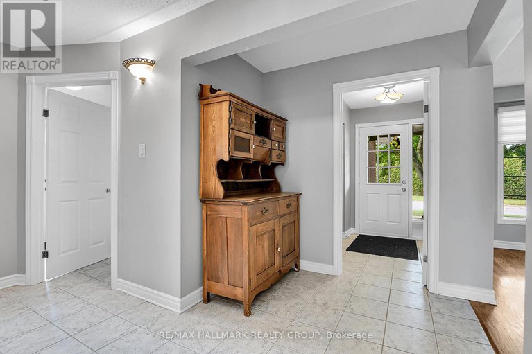 29314461/1743-silver-bark-avenue/orleanssunridge/ottawa/ontario/K1C7A8_8