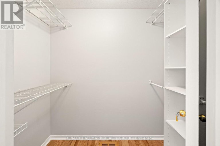 29537111/14-wrenwood-crescent/centrepointe/ottawa/ontario/K2G5V3_28