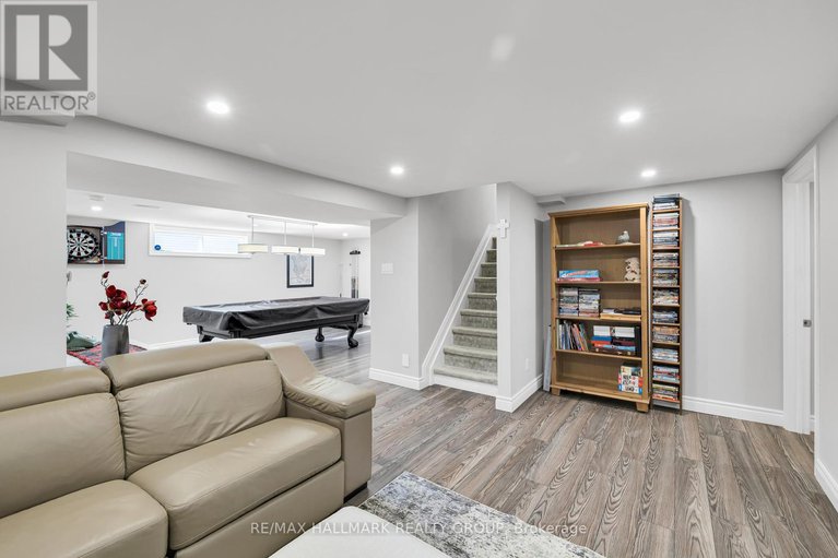 28989053/118-queensline-drive/bruce-farmgraham-parkqualicumbellands/ottawa/ontario/K2H7J5_34