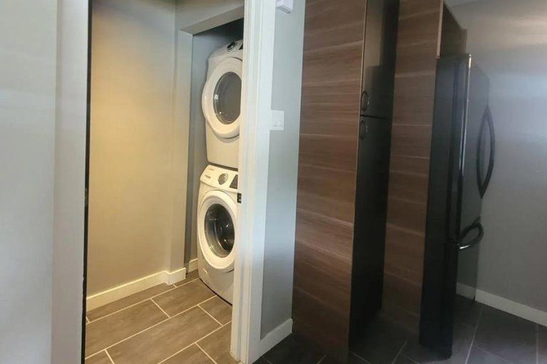 29084025/726-cummings-avenue/castle-heightsrideau-high/ottawa/ontario/K1K2L1_10