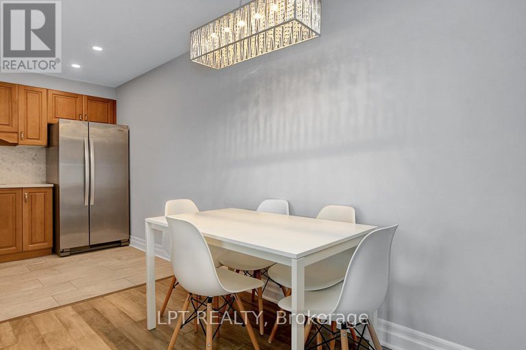 28834733/807-1100-ambleside-drive/woodroffe/ottawa/ontario/K2B8G6_17