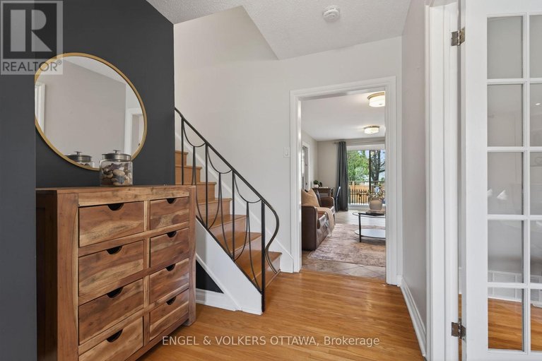 29673894/1774-playfair-drive/playfair-park/ottawa/ontario/K1H5S3_4