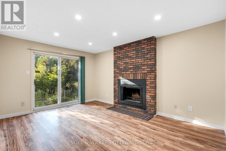 28886615/19-mcclure-crescent/katimavik/ottawa/ontario/K2L2H1_12