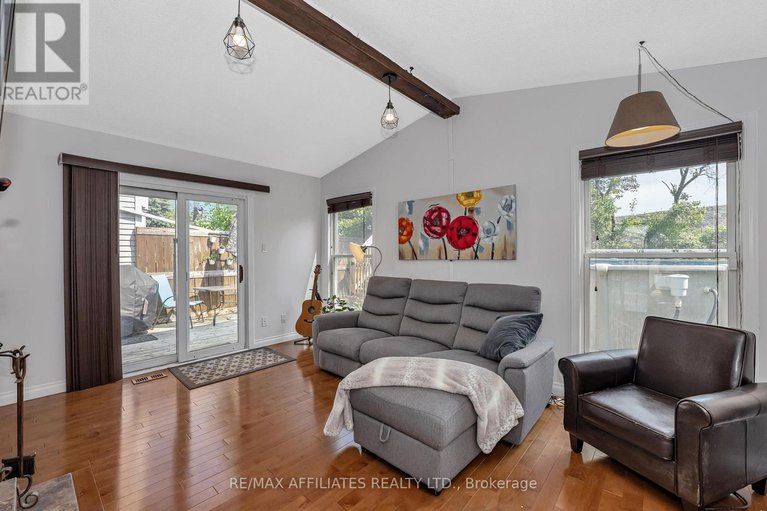 28429396/1138-ste-agathe-park/convent-glen-north/ottawa/ontario/K1C2B5_15
