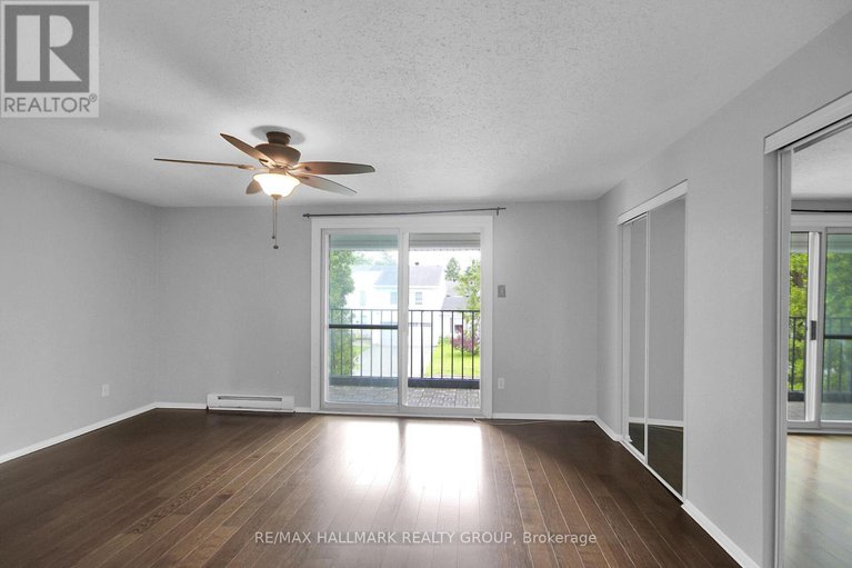 28471405/41-grady-crescent/sheahan-estatestrend-village/ottawa/ontario/K2H5S2_23