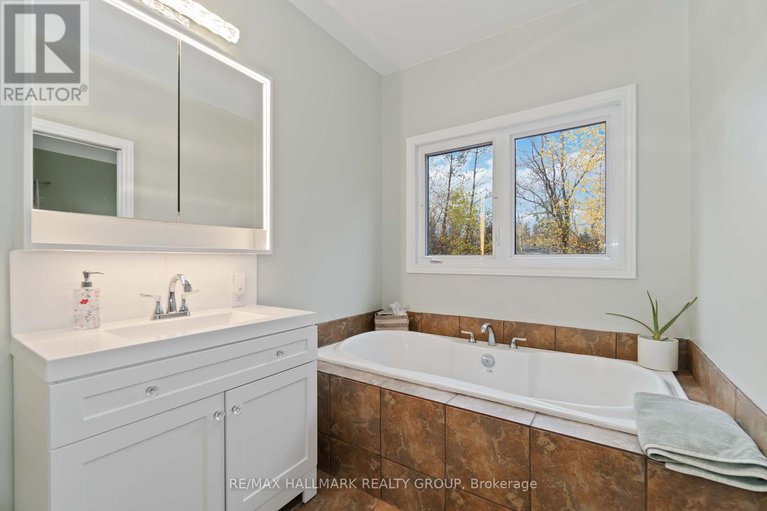 29066036/2030-kingsley-street/clarencerockland-twp/clarence-rockland/ontario/K0A1E0_19