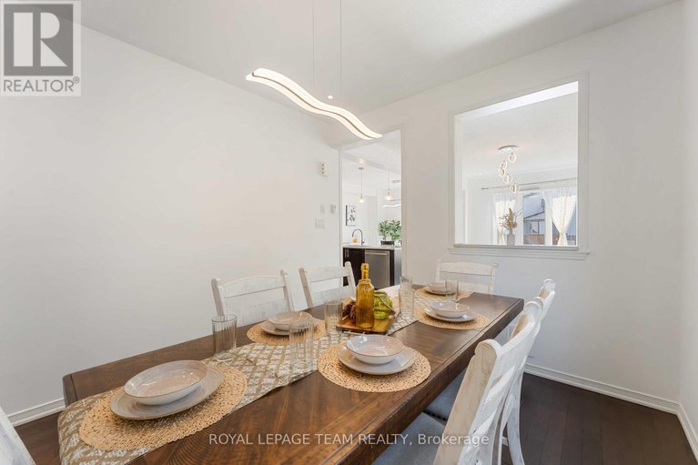28929396/359-melodie-street/mer-bleuebradley-estatesanderson-park/ottawa/ontario/K1W0L8_15