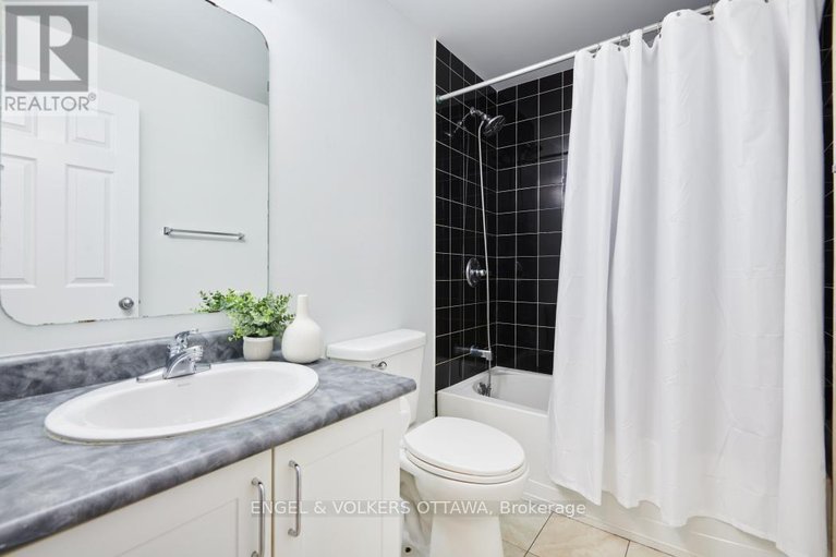 29579180/5-165-waterbridge-drive/barrhaven-east/ottawa/ontario/K2G7G3_15