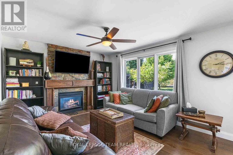 28853466/1271-collier-crescent/greely/ottawa/ontario/K4P1C1_19