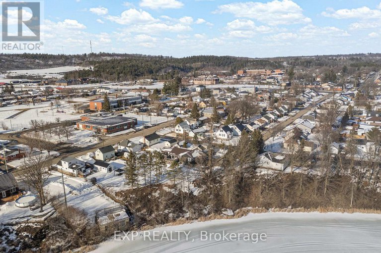 29432292/260-tasse-avenue/renfrew/renfrew/ontario/K7V3W7_41