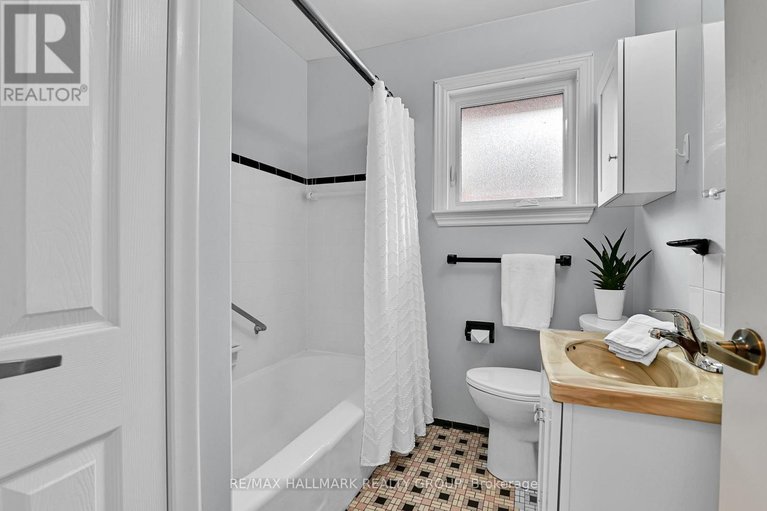 28801055/1256-field-street/bel-air-park/ottawa/ontario/K2C2R2_22