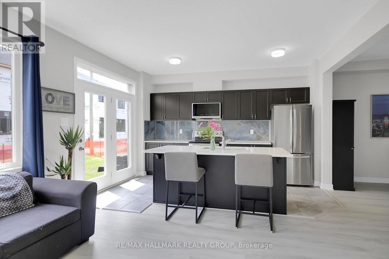 28480332/676-quilter-row/goulbourn-twp-from-franktown-rdsouth-to-rideau/ottawa/ontario/K0A2Z0_14