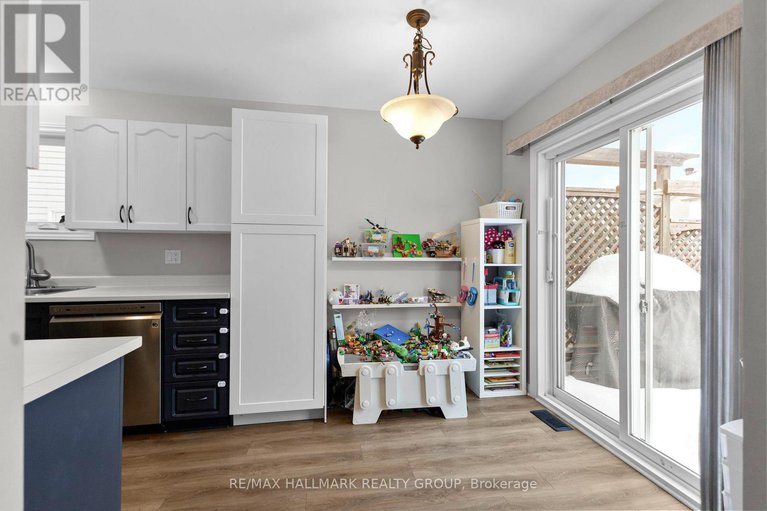 29246859/37-roblyn-way/barrhaven-east/ottawa/ontario/K2G5Z5_15