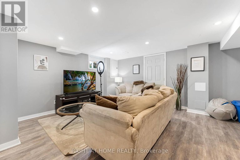 28334647/2216-prospect-avenue/alta-vista/ottawa/ontario/K1H7G3_17