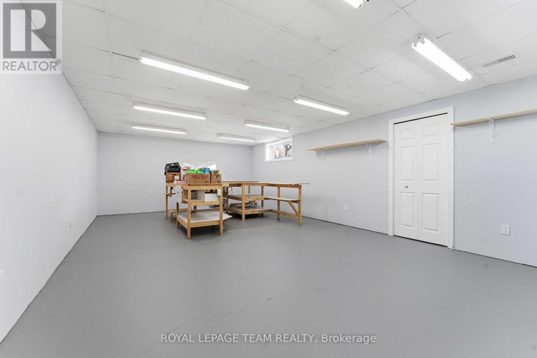 29563750/6868-sparkling-lake-way/greely/ottawa/ontario/K4P1R7_31