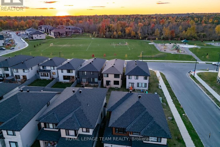 29042770/28-dun-skipper-drive/blossom-parkkemp-parkfindlay-creek/ottawa/ontario/K1X0J3_32