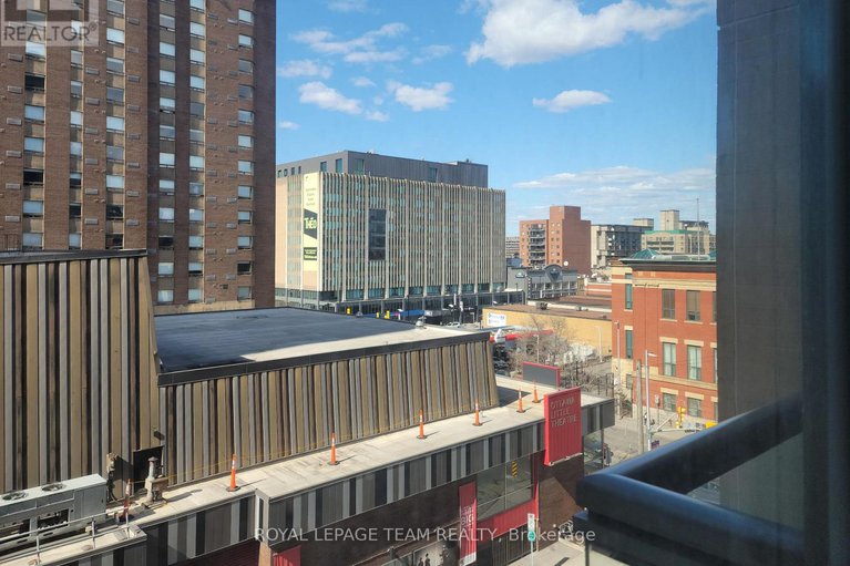 28483643/509-238-besserer-street-e/sandy-hill/ottawa/ontario/K1N6B1_23