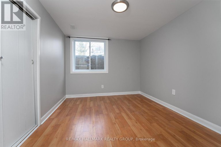 29248839/591-eastvale-drive/beacon-hill-north/ottawa/ontario/K1J6Z4_31