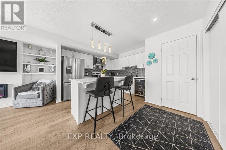 29565531/704-lapland-private/emerald-meadowstrailwest/ottawa/ontario/K2V0S4_16