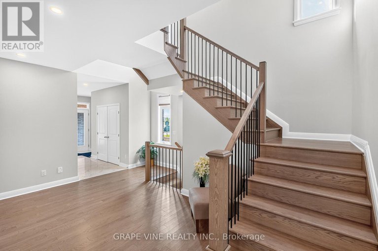 28743049/525-pimiwidon-street/cfb-rockcliffe-and-area/ottawa/ontario/K1K5A1_24