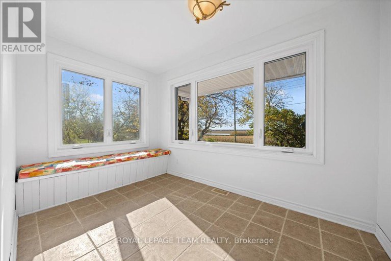 29024609/5410-old-richmond-road/fallowfield/ottawa/ontario/K2R1G7_8