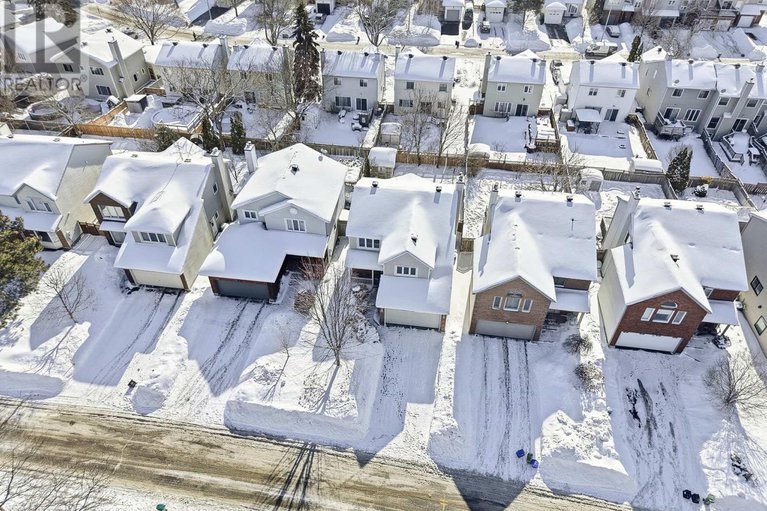 29346779/727-brome-crescent/fallingbrookridgemount/ottawa/ontario/K4A3G8_43