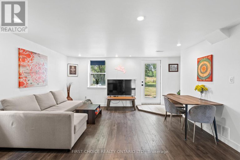 28712297/10-campbell-reid-court/rural-kanata-central/ottawa/ontario/K2K1X7_9