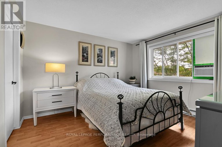 28528107/409-250-brittany-drive/viscount-alexander-park/ottawa/ontario/K1K4M1_13