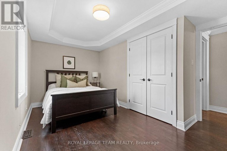 28884510/524-broadview-avenue/mckellarhighland/ottawa/ontario/K2A2L4_24