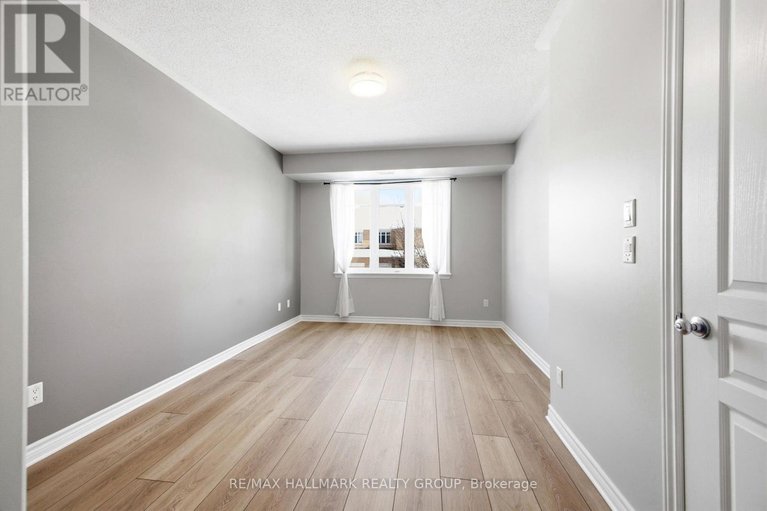 29592888/c-170-hornchurch-lane/longfields/ottawa/ontario/K2J2T3_21