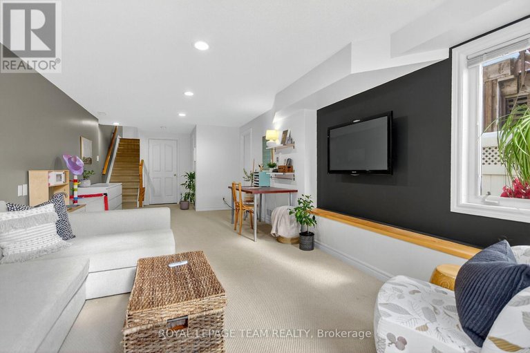 29098547/293-waymark-crescent/bridlewood/ottawa/ontario/K2M0A5_30