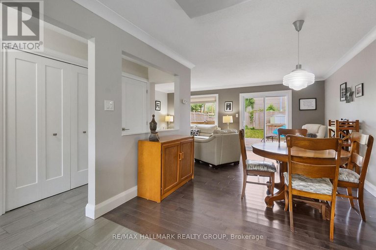28538565/296-pintail-terrace/chatelaine-village/ottawa/ontario/K1E2A1_15