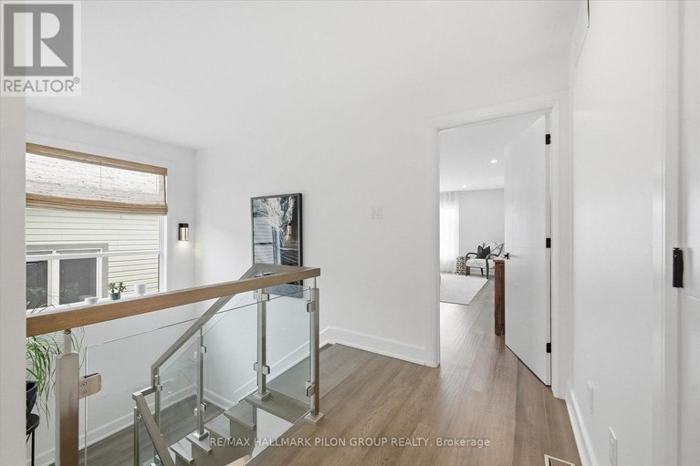 29455471/559-mutual-street/castle-heights/ottawa/ontario/K1K1C5_15