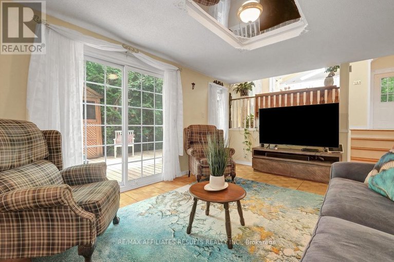 28656485/2-wedgewood-crescent/blackburn-hamlet/ottawa/ontario/K1B4B4_8