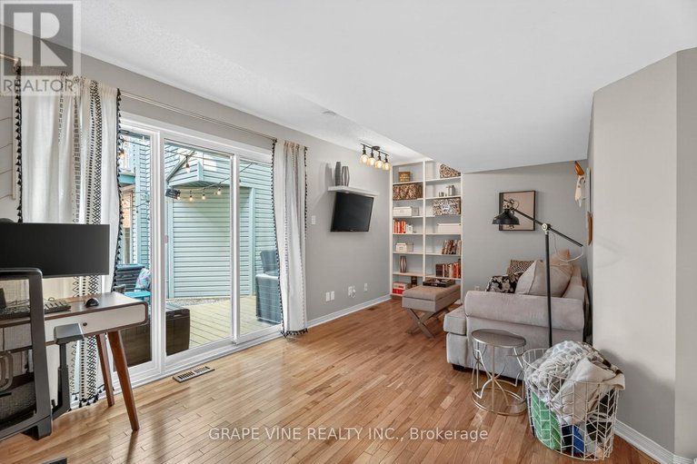 28747677/4-radstock-private/ottawa-centre/ottawa/ontario/K1R5J8_8