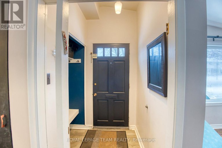 29145085/2010-featherston-drive/urbandale-acres/ottawa/ontario/K1H6P9_2