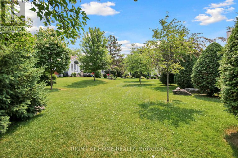 28554308/101-darlington-private/hunt-clubwestern-community/ottawa/ontario/K1V0X8_36
