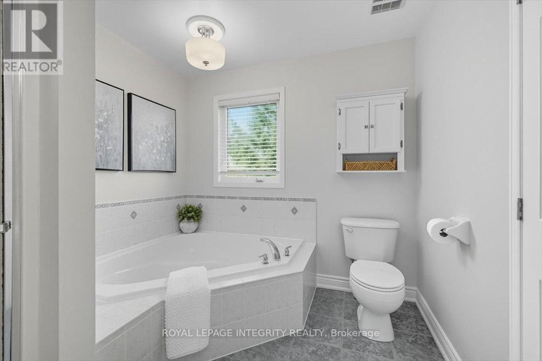 28924267/2018-winsome-terrace/fallingbrookgardenway-south/ottawa/ontario/K4A4Y4_25