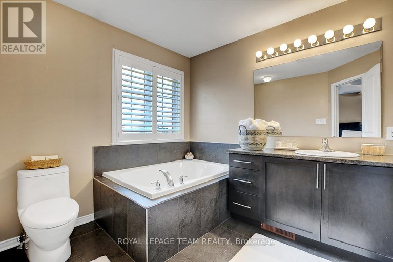 28289132/183-patriot-place/emerald-meadowstrailwest/ottawa/ontario/K2M0B9_24