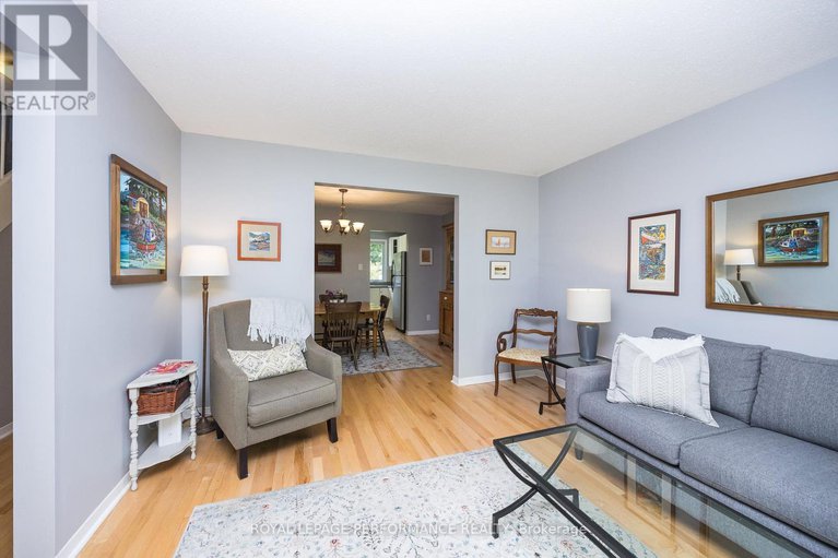 28471884/49-reaney-court/beaverbrook/ottawa/ontario/K2K1W7_12