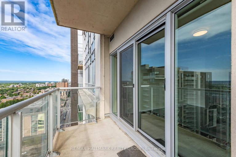 28537362/ph1-2702-242-rideau-street/sandy-hill/ottawa/ontario/K1N0B7_35