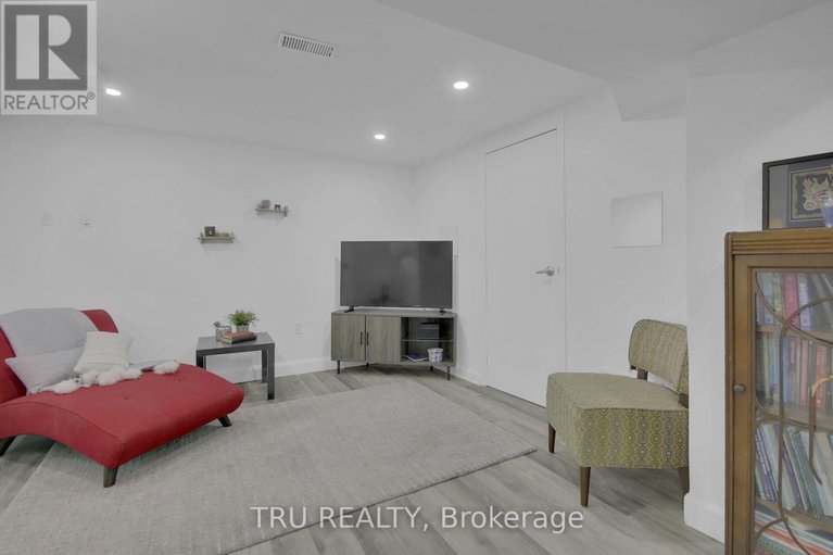 28250673/1311-laperriere-avenue/carlington/ottawa/ontario/K1Z7R9_35