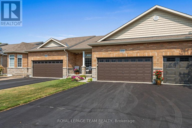 28746377/920-burwash-landing-bay/morgans-grantsouth-march/ottawa/ontario/K2W0C8_1