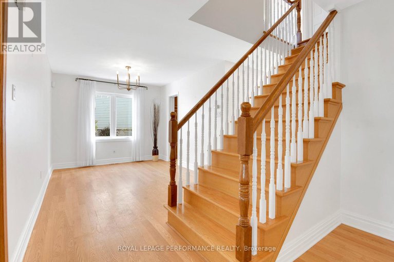 29066042/3804-autumnwood-street/emerald-woodssawmill-creek/ottawa/ontario/K1T2G8_12